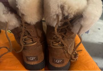 Ugg boots in great condition  size 9