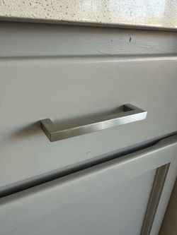 Silver cabinet hardware