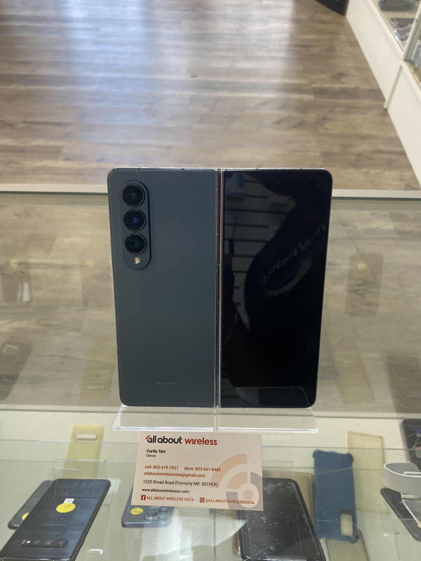 UNLOCKED SAMSUNG GALAXY FOLD 4….$600