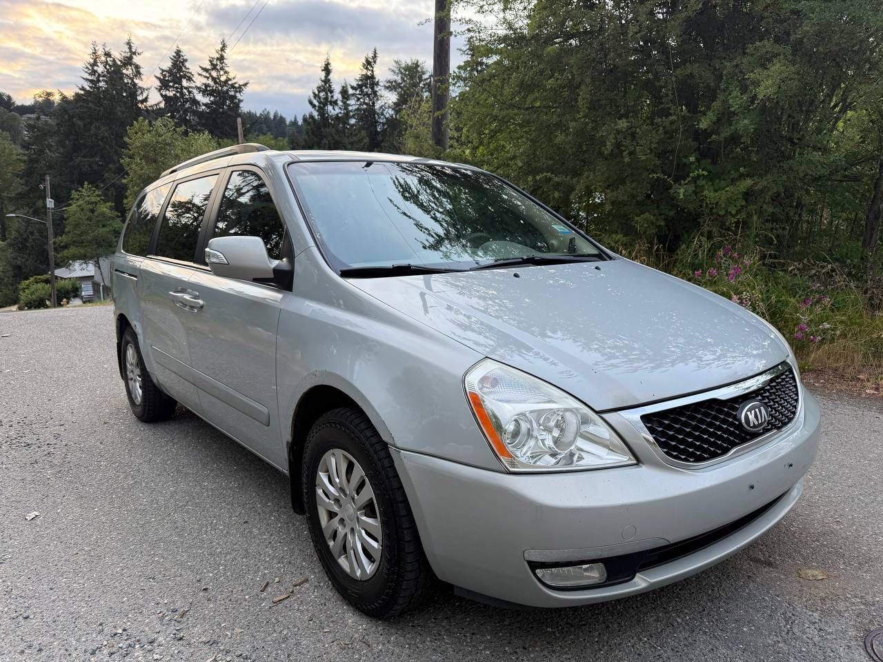 2014 KIA SEDONA LX