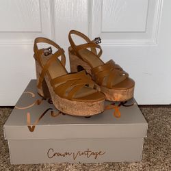 BRAND NEW Crown Vintage “Millia” Style Platform Sandal Size 8