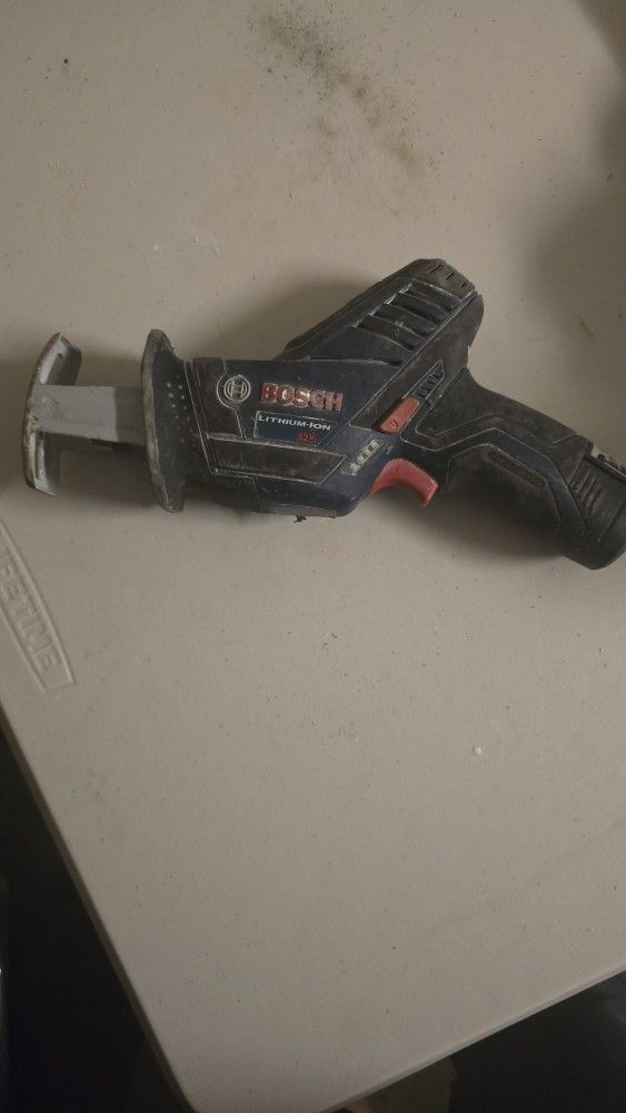 Bosch 12-volt Variable Speed Cordless Reciprocating Saw