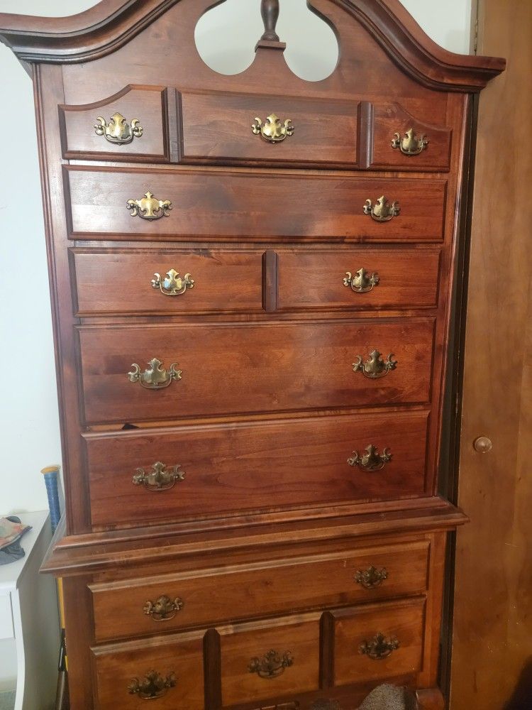 Tall Dresser for Sale in Tucson, AZ OfferUp