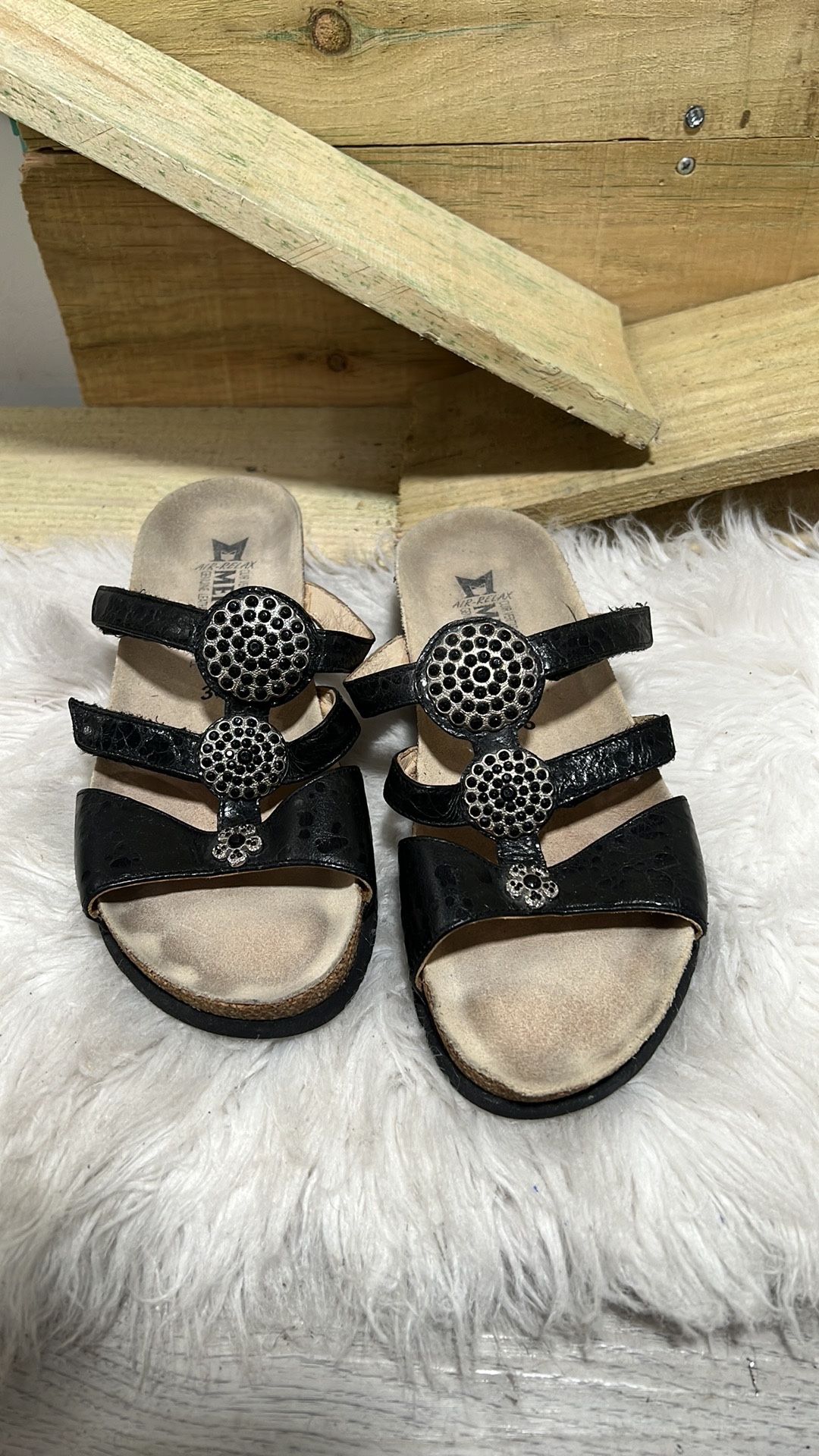 Mephisto Black Balea Leather Embellished Stud Jeweled Sandal Slip On Shoe 36 6