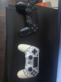 Ps4 remotes.