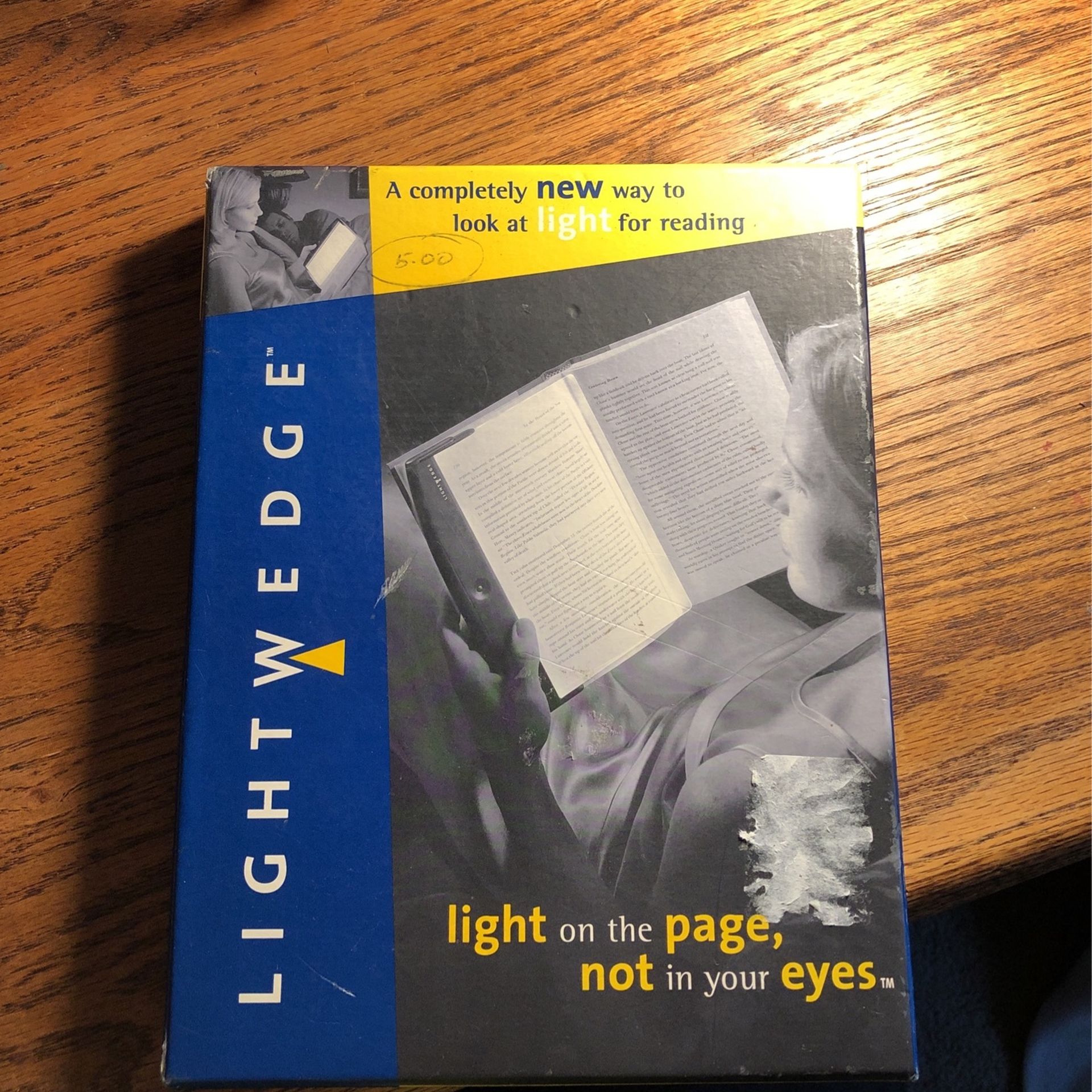 Light Wedge Book Reading Aid