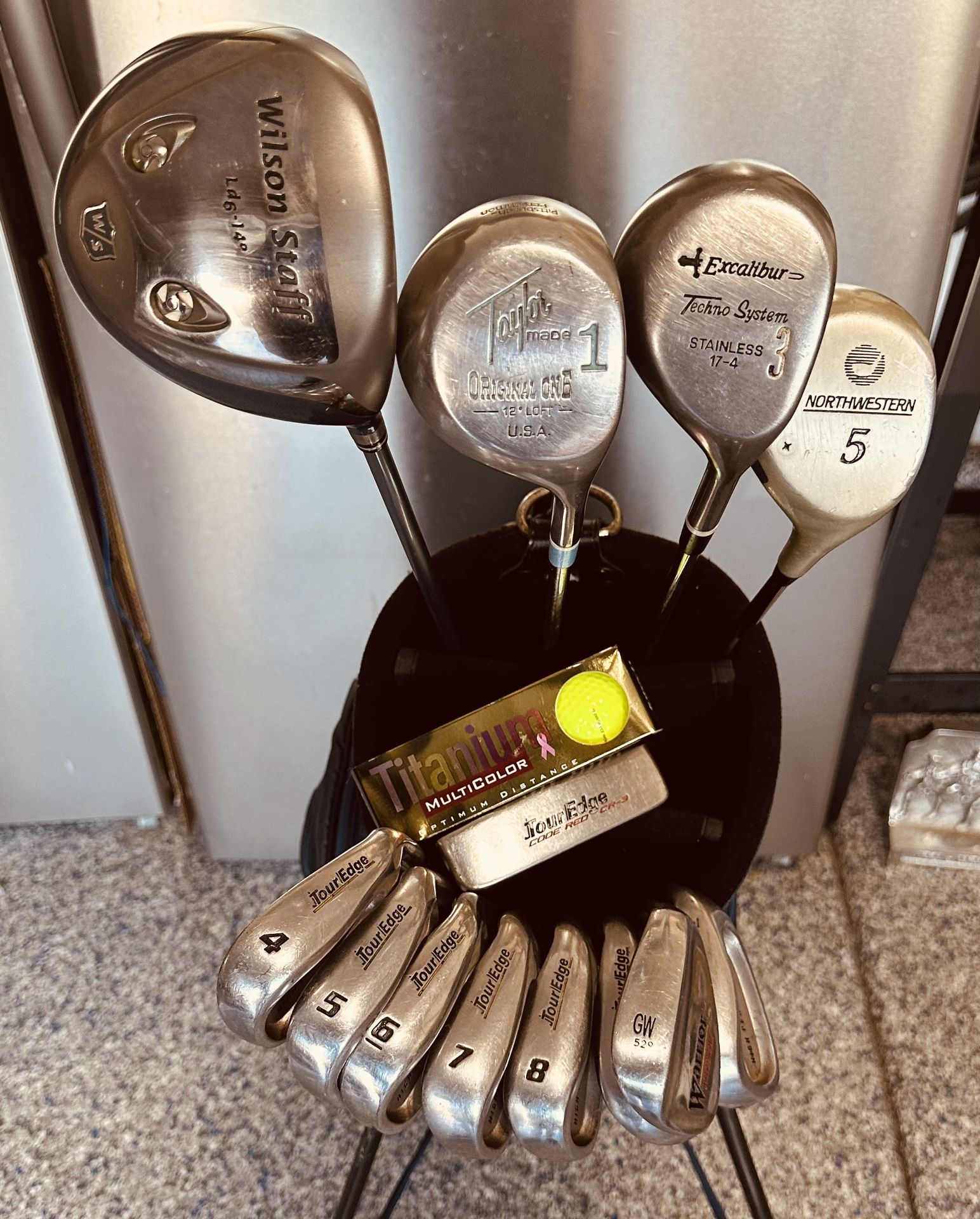 Ladies Right Handed TourEdge HP  13pc set, with Square Two Golf Bag w/Stand 