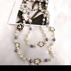 Pearl Camels Necklace 