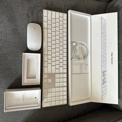Apple Wireless Bluetooth Keyboard W/ Number Board And Magic Mouse 