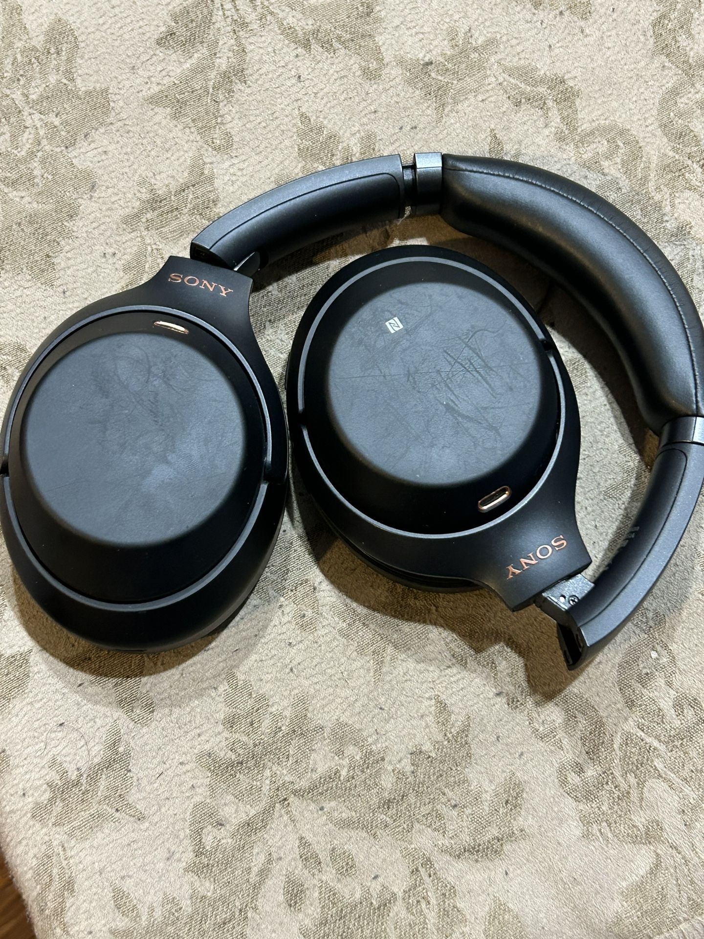Sony WH-1000XM3 Bluetooth headphones