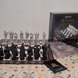 Harry Potter Wizard Chess Set