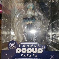 Hatsune Miku Pop Up Parade Statue