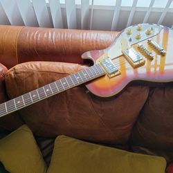 Les PAUL style Guitar *plays Pretty Awesome!