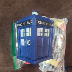 $10 Doctor Who Tardis Figure