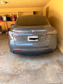 Tesla Model Y (Long Range AWD)