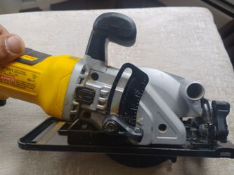 DEWALT DCS571 20V MAX Brushless 4-1/2" Circular Saw – Tested & Working