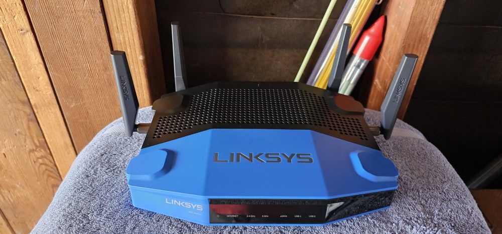 LINKSYS WRT1900AC Router