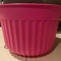 Pink Heavy Duty Plastic Bucket With Thick Rope Handles