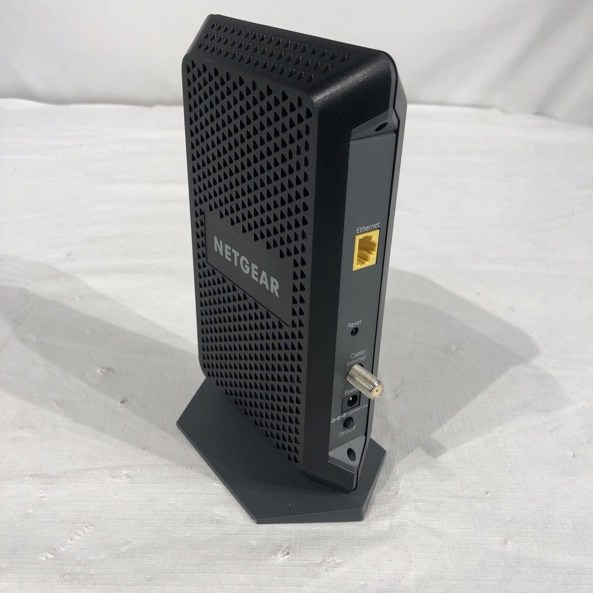 NETGEAR CM600 3.0 Cable Modem. Max download speeds of 960Mbps. Certified for XFINITY by Comcast, Time Warner Cable, Cox, Charter & more 