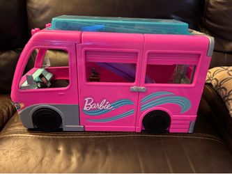 Barbie glamper RV  w/pool & slide