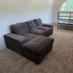  Couch 