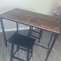 Bar/dining/desk