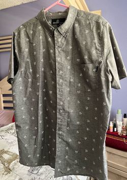 NEW XXL Light Gray Shirt Men’s SALE $18 🎈