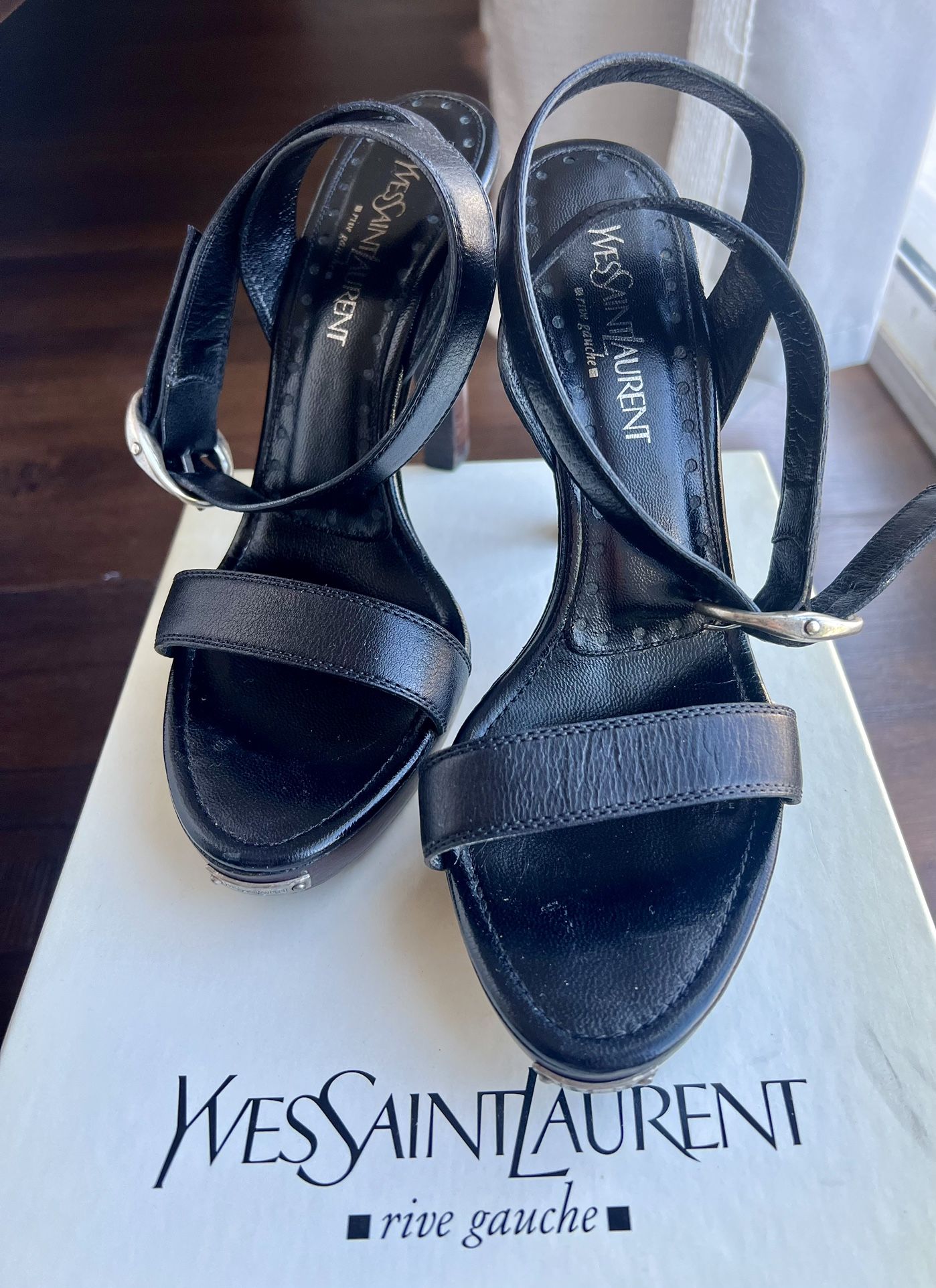 Authentic Yves Saint Laurent Platform Heels. Black. Size 37.5