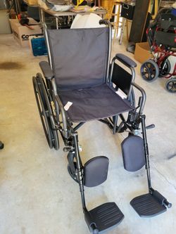 MEDLINE WHEELCHAIR WITH LEG AND FOOT RESTS