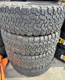 37*12.50r17 Bfgoodich vendo set de Tires en buenas condiciones de vida las 4