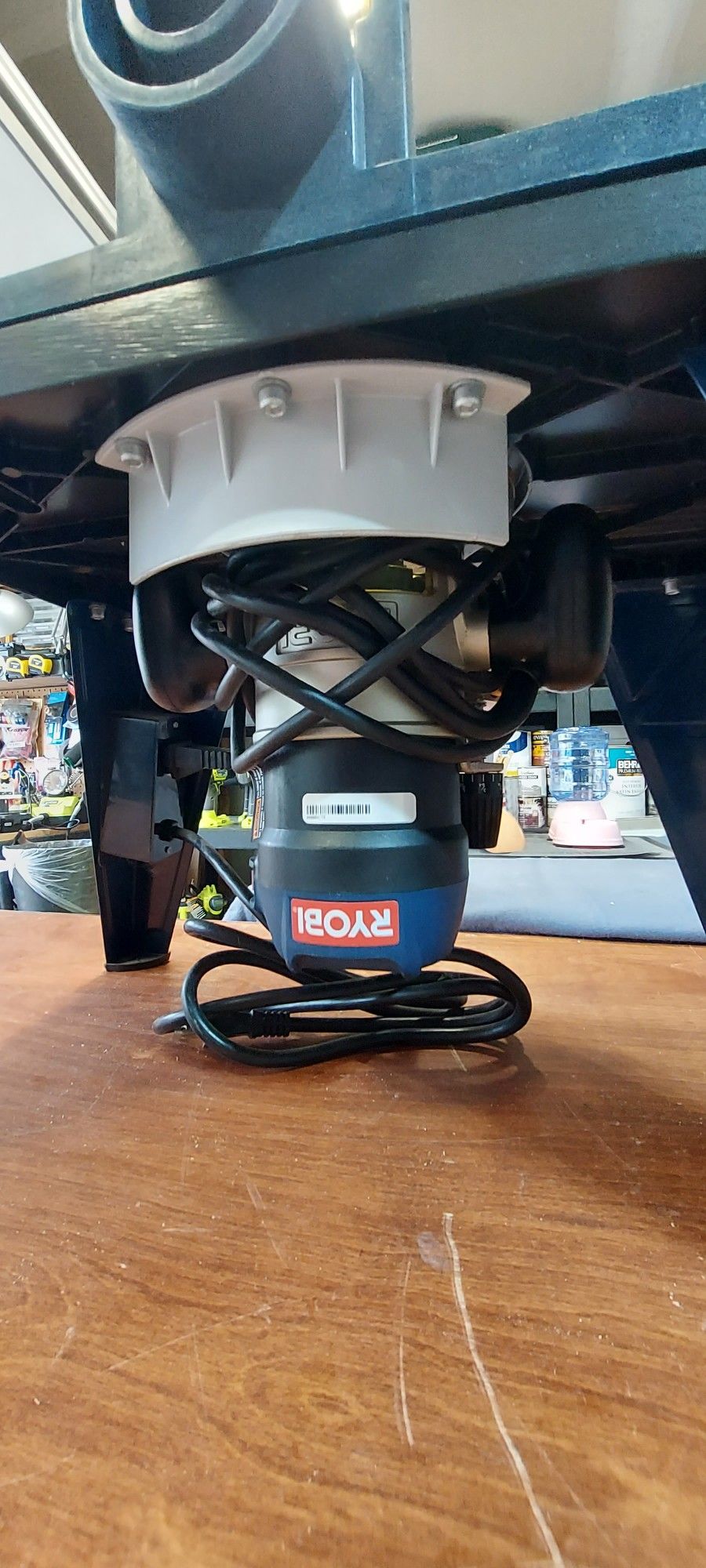 Ryobi RT102 Router Table with Ryobi R163 Router for Sale in Mount ...