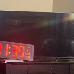 Sony 4k 43 Inch HD LCD TV Television - doesn’t Turn On Need Fix