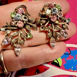 Vintage 1940’s Flower Bouquet Rhine Stone Clip On Earrings Gold Tone, Sign By The Artist CORO, $10