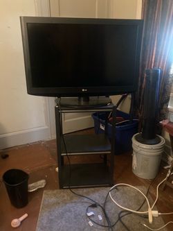 LG Flat Screen w/Stand+Remote