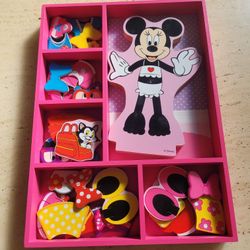 Minnie Mouse Wooden Magnetic Dress-Up Playset