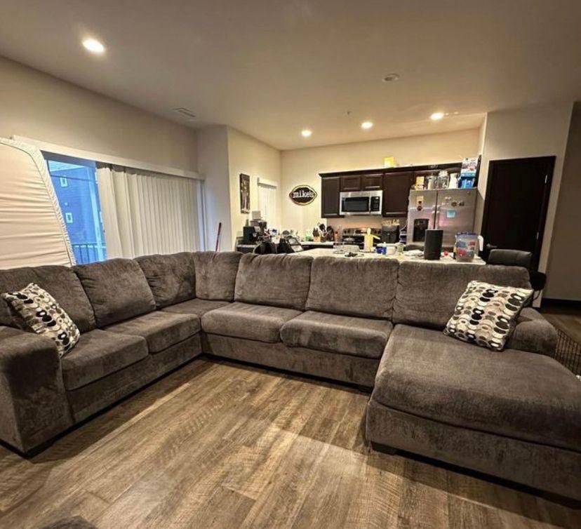 Sectional Couch 