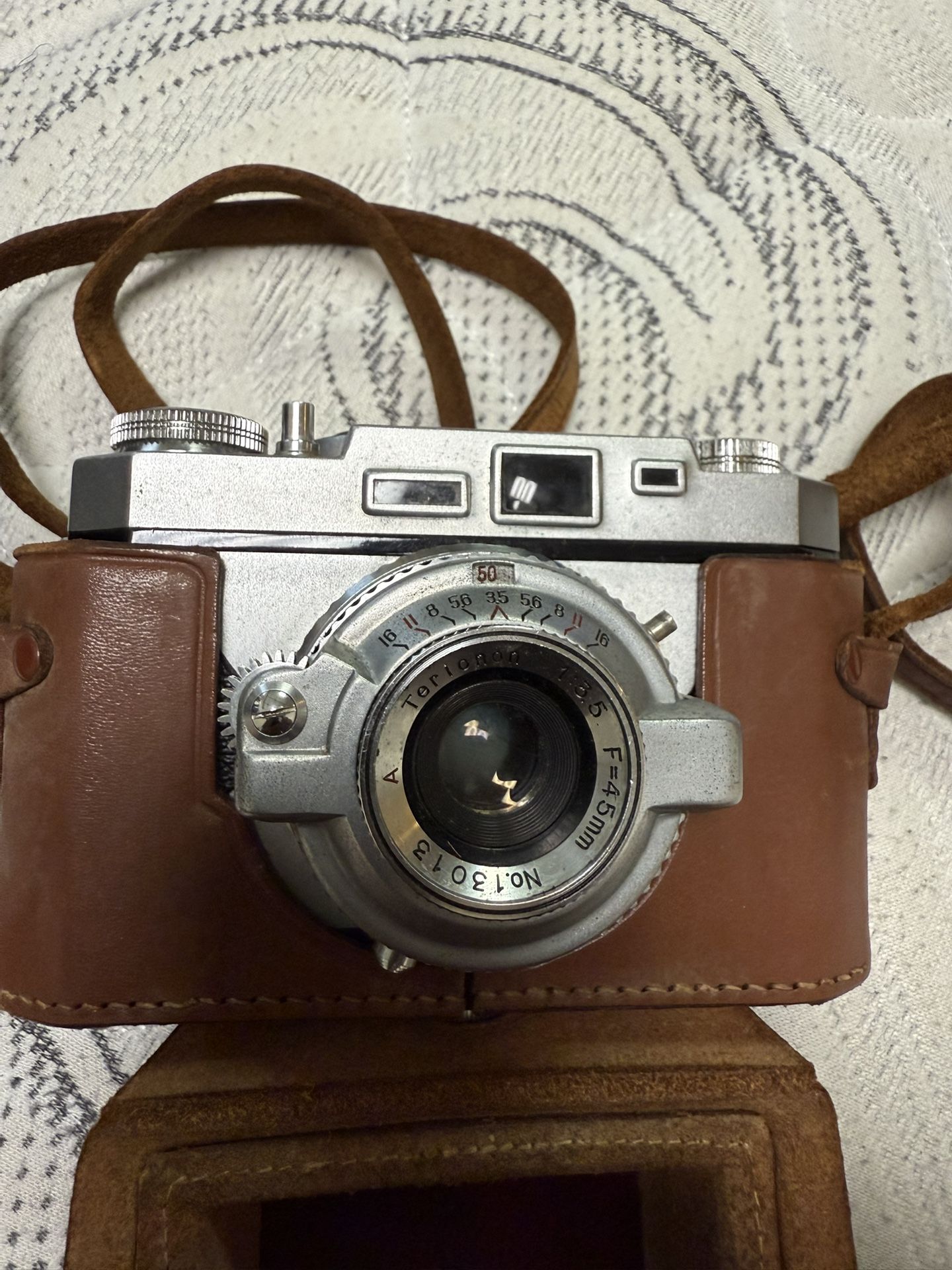 1955 Vintage Super Westomat 35 Camera Juplen Model 11 folding flash Leather Bag