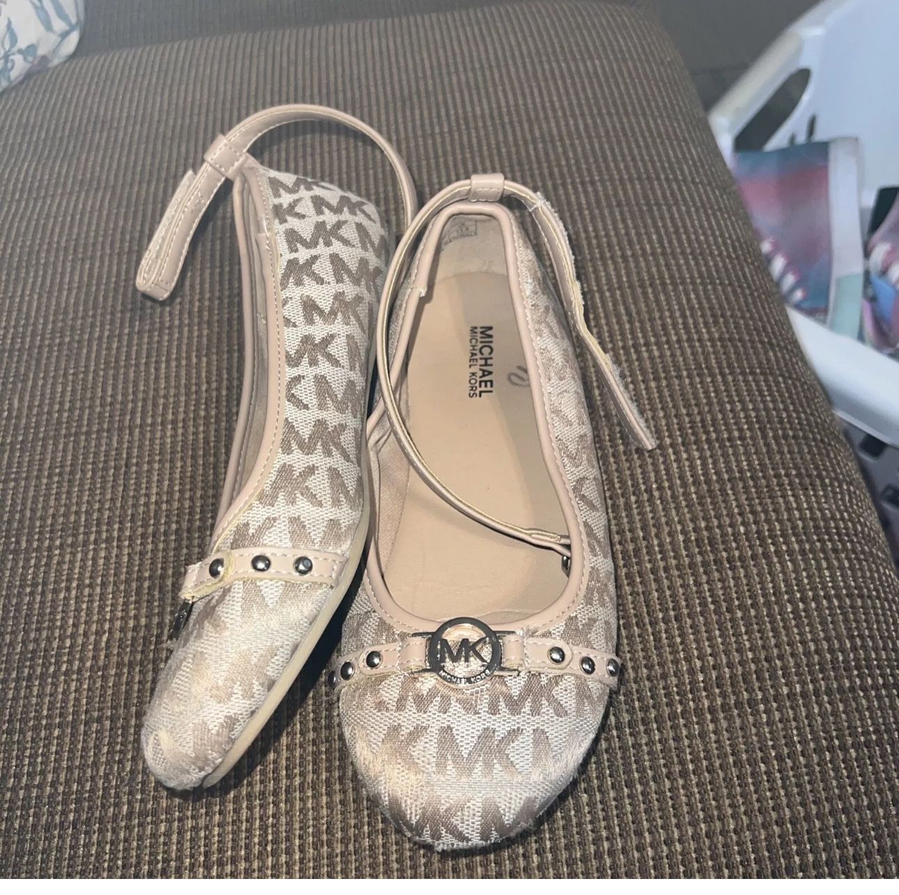 michael kors girl shoes size 1