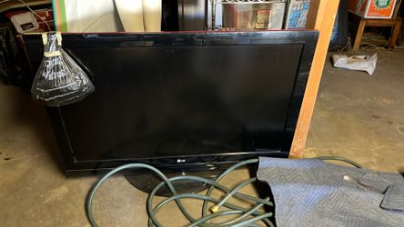 Lg Tv Flatscreen  55 Inch