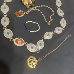 Lot Of    Beautiful  Accessories Jewelry 