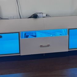 tables TV in good condition