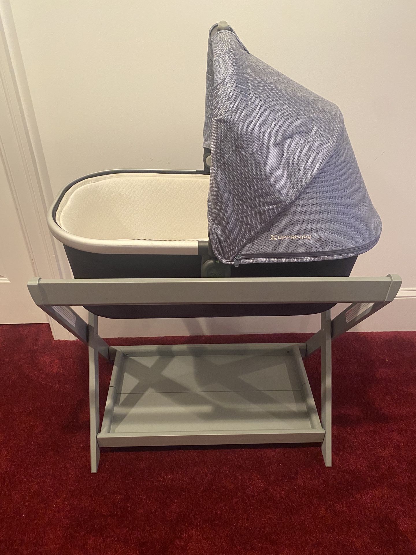 Uppababy Bassinet and Stand
