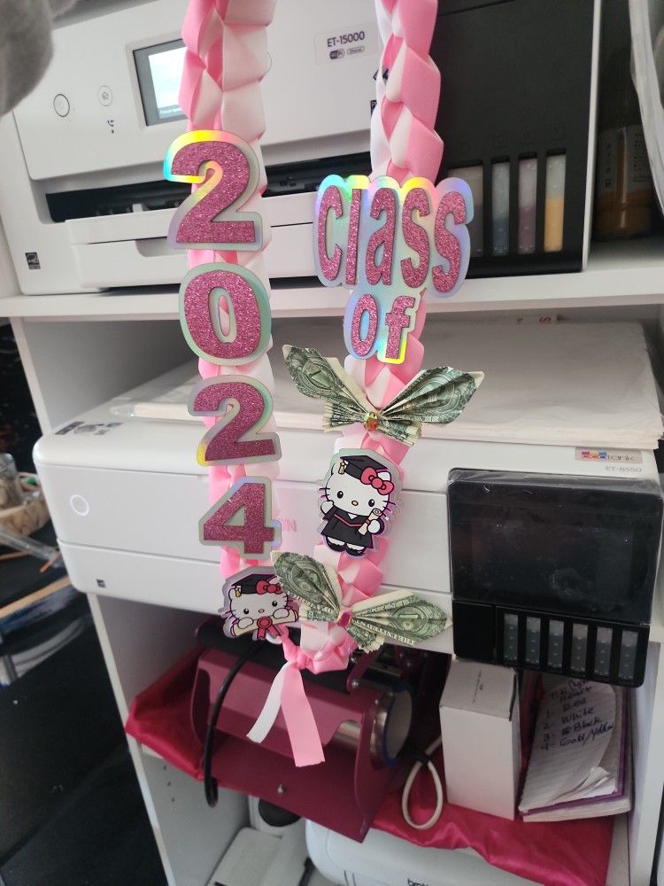 Hello Kitty Lei