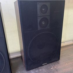 Set of  Vintage Sanyo Speakers