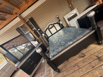 Black and silver bed room set