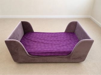 Toddler bed