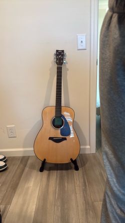 Yamaha Acoustic Guitar