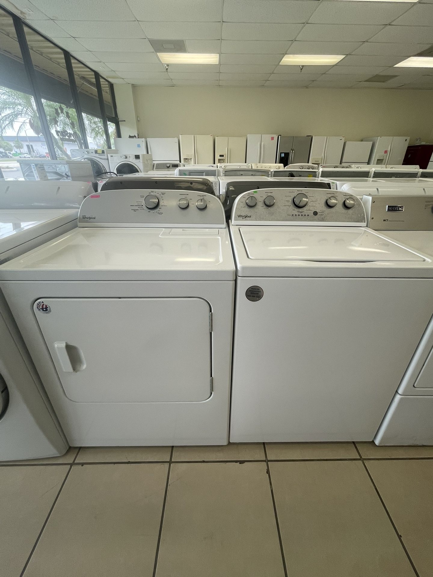 WHIRLPOOL SET WASHER AND DRYER WHITE