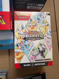 Pokémon Scarlet & Violet Prismatic Evolutions Booster Bundle
