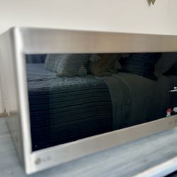 LG Microwave 